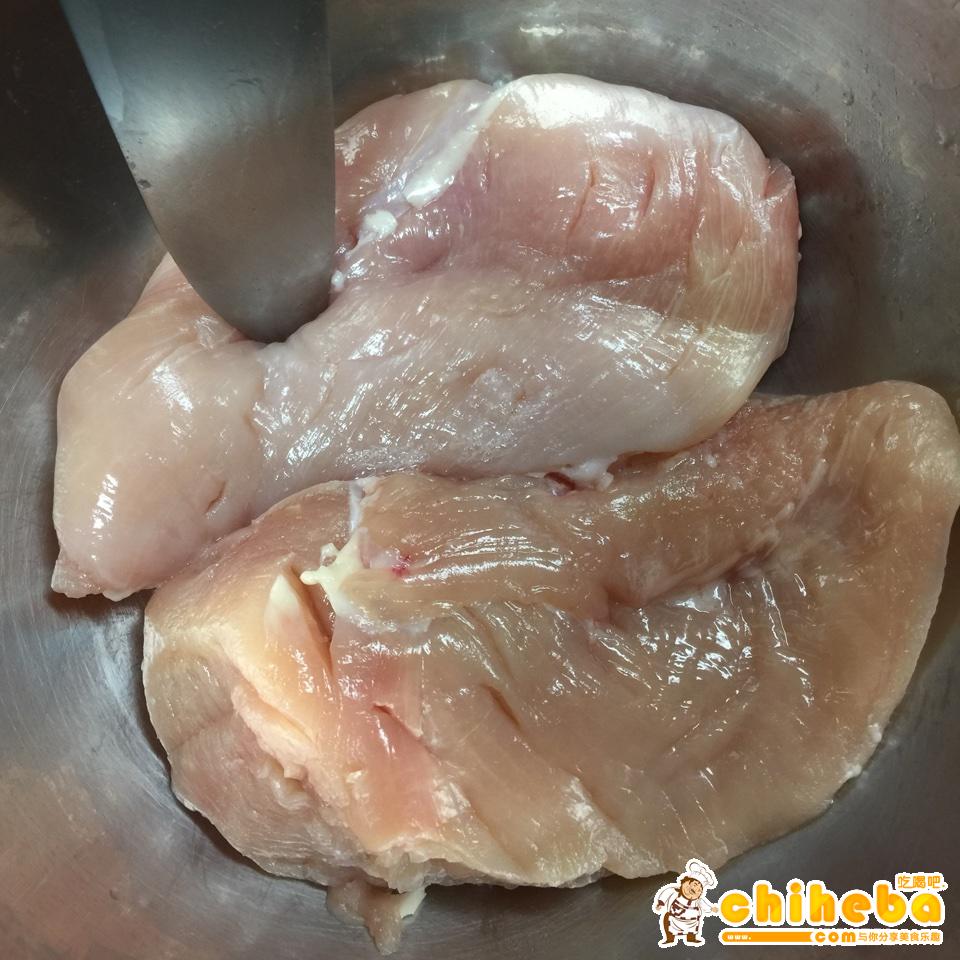 烤鸡胸肉（减肥食）的做法 步骤1